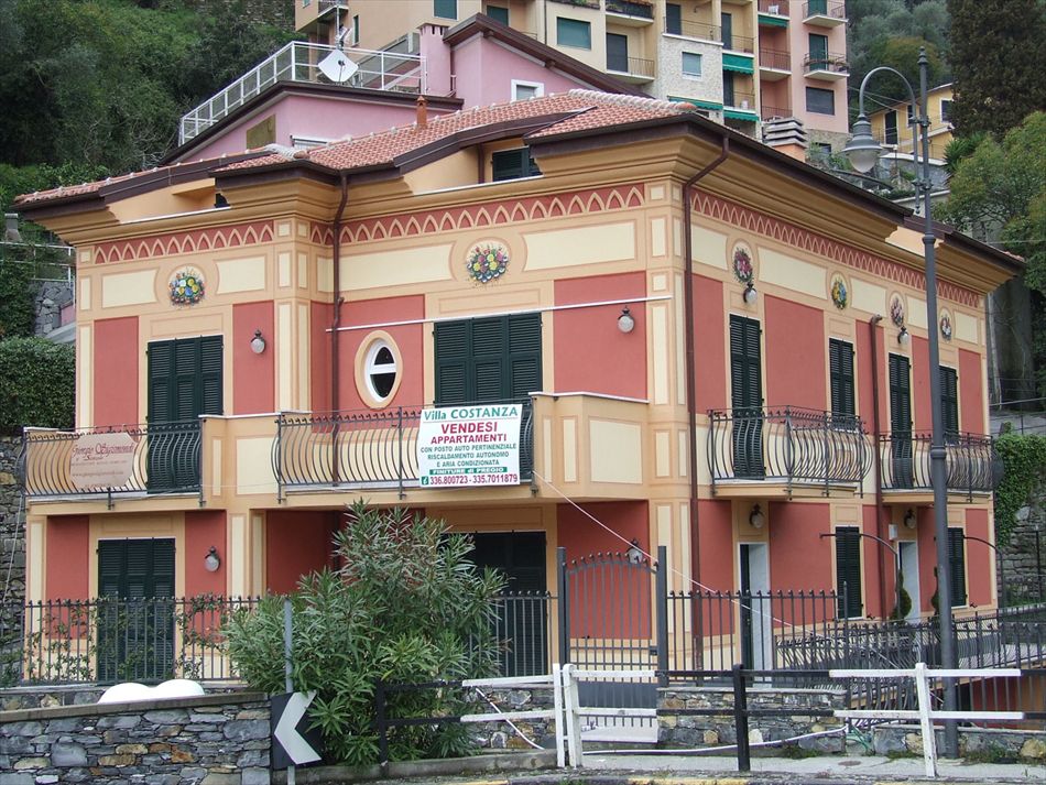 Zoagli. Villetta trattata con ciclo completo ai silicati con i classici colori liguri: rosso e 