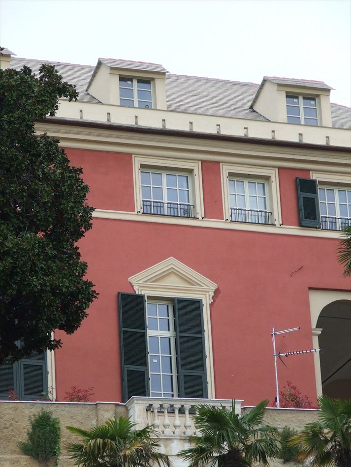 Genova. Restauro della settecentesca Villa Carbone con ciclo ai silicati.