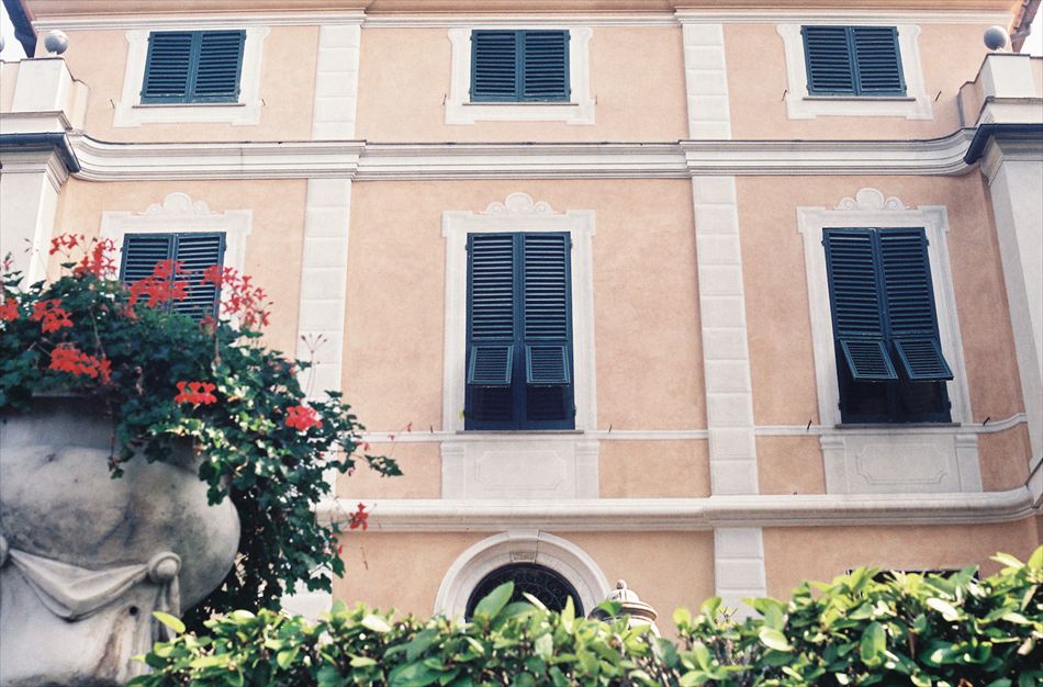 Rapallo. Villa settecentesca con lievi decori sull'affresco 